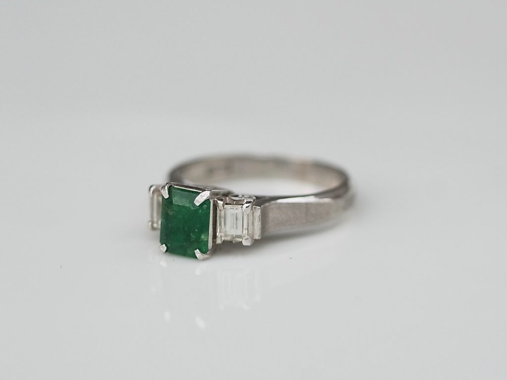 エメラルドリング